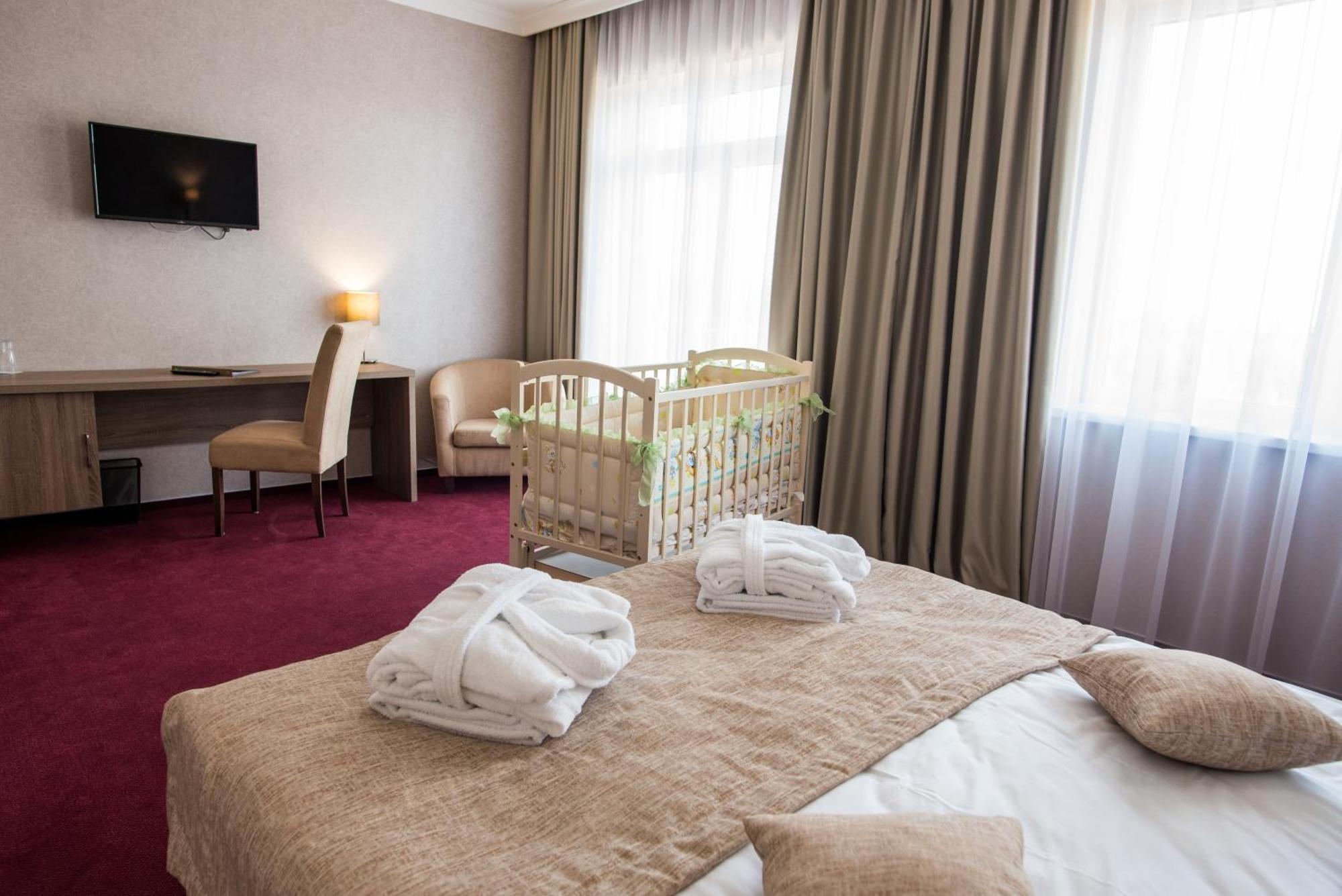 Hotel Alkor Truskavets Bilik gambar