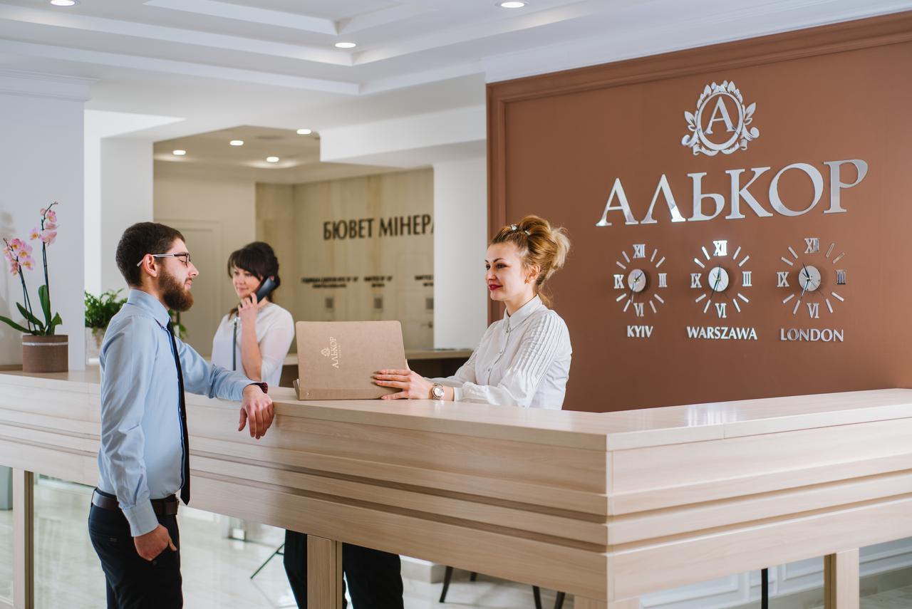 Hotel Alkor Truskavets Luaran gambar