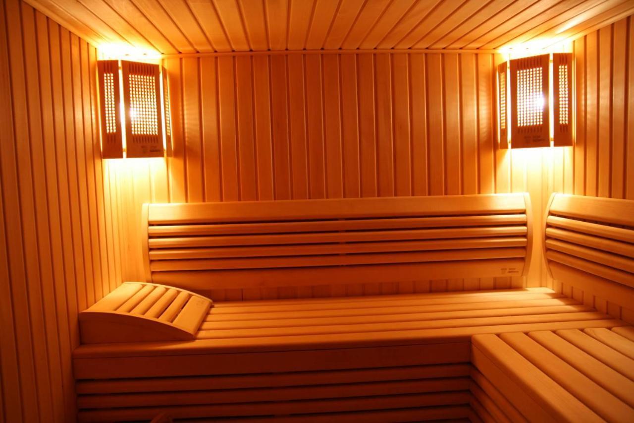 Hotel Alkor Truskavets Luaran gambar